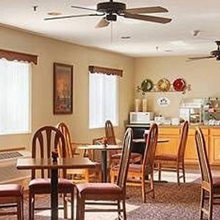 Capri Inn & Suites - Beatrice מסעדה תמונה