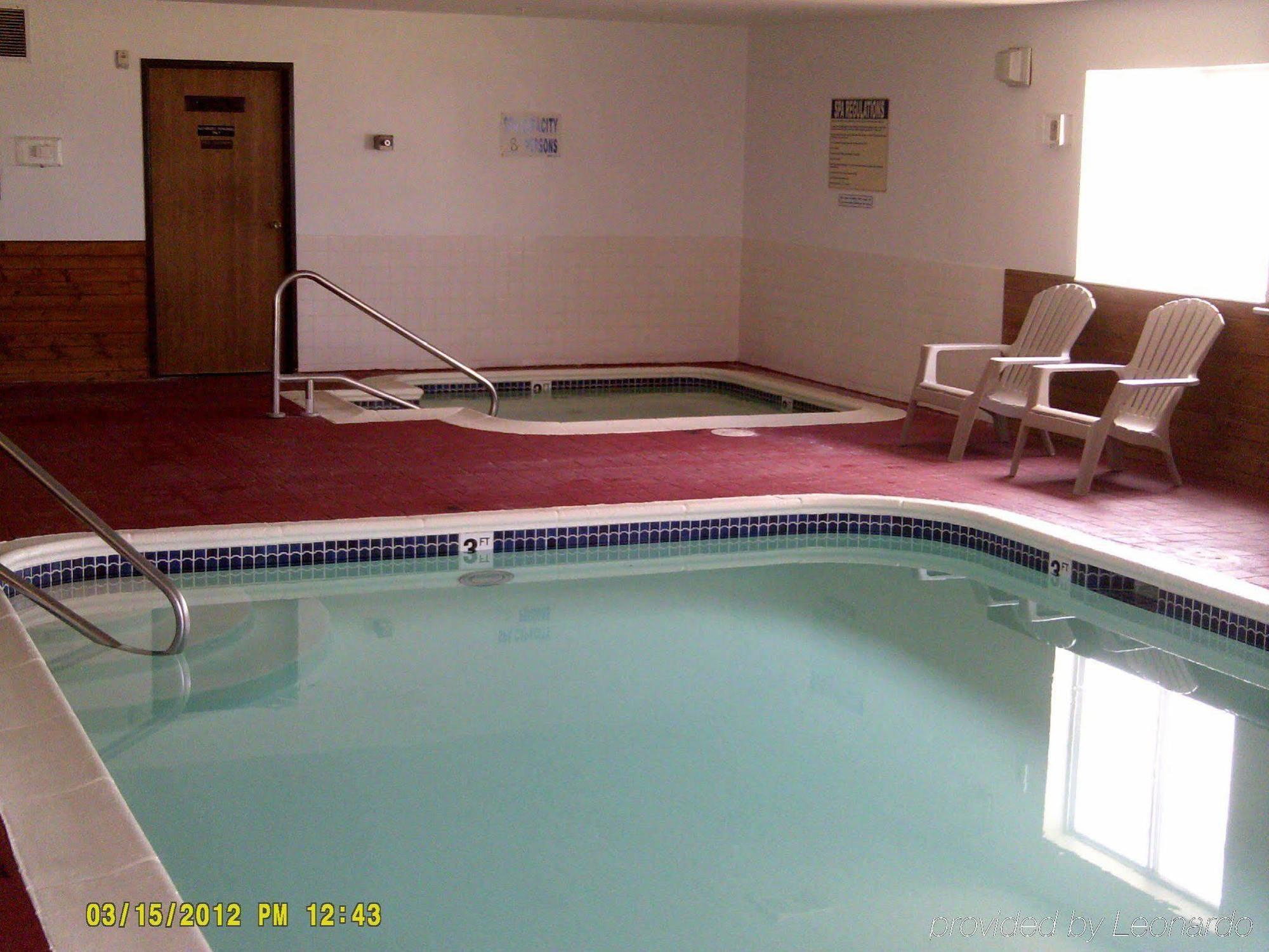 Capri Inn & Suites - Beatrice מראה חיצוני תמונה
